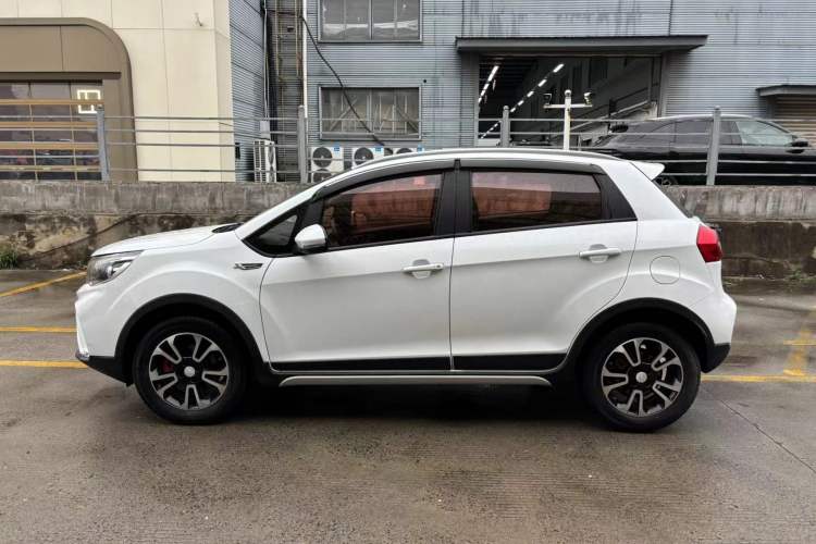 Used Geely Auto Vision X3 2017 1.5L Automatic Luxury Model Exterior 6