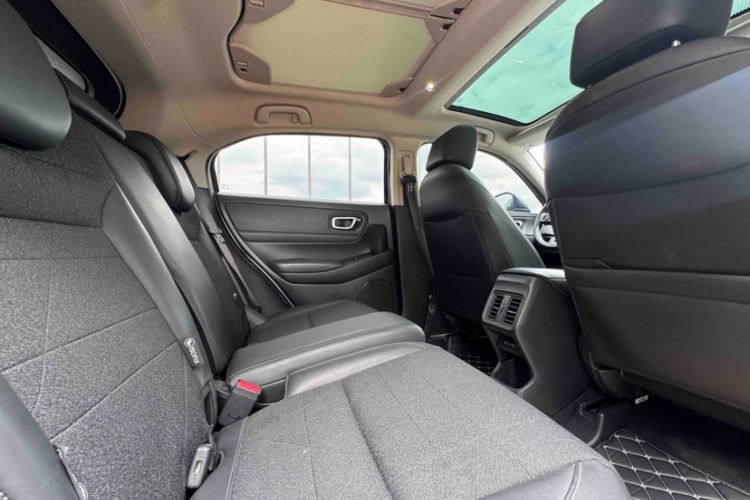 Used Honda Vezel 2023 1.5L CVT Pioneer Edition Interior 3