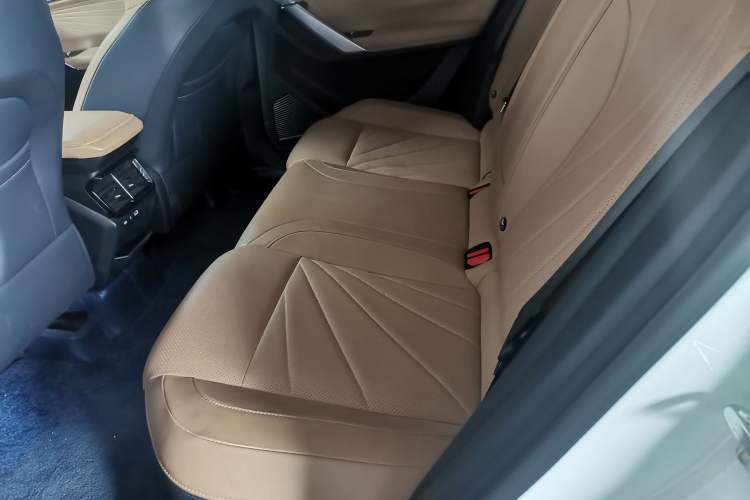 Used Geely Auto FX11 2023 1.5TD DCT Prestige Edition Interior 3