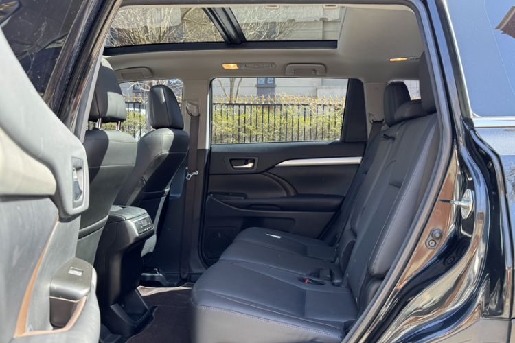 Used Toyota Highlander 2018 2.0T Four-Wheel Drive Luxury Edition 7 Seats China V Emission Standard