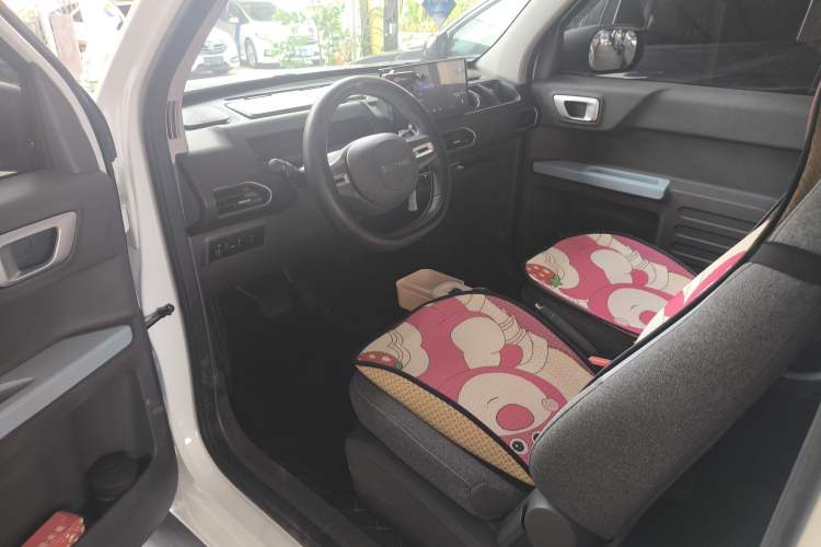 Used Geely Galaxy Panda 2023 Panda Mini 200km Endurance Bear Interior 5