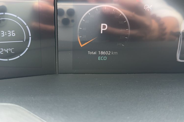 Used CHANGAN UNI-V 2023 1.5T Prestige Model Odometer Close Up