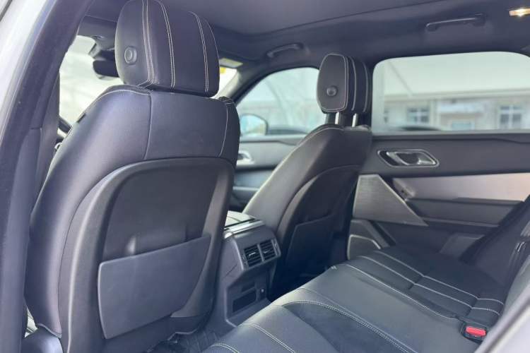 Used Land Rover Range Velar 2017 P380 R-DYNAMIC SE Interior 3