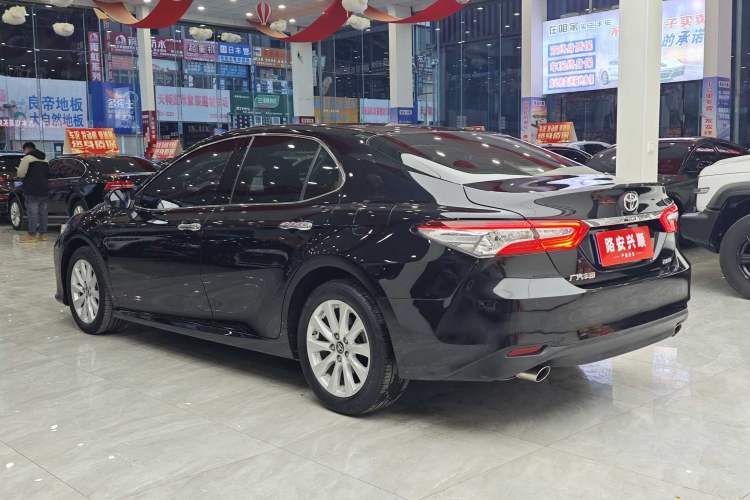 Used Toyota Camry 2019 Revised Version 2.0G Luxury Edition Exterior 6