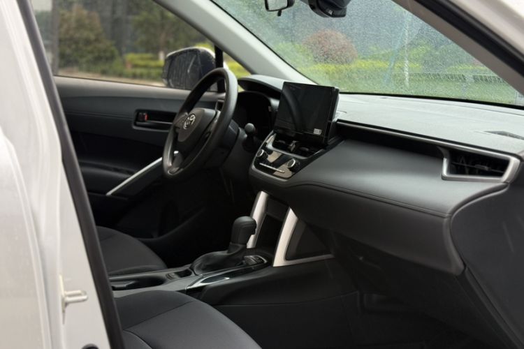 Used Toyota Corolla Cross 2024 2.0L Elite Edition Interior 2