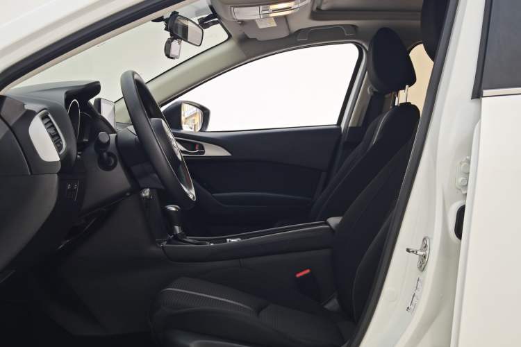 Used Mazda 3 Axela 2017 Hatchback 1.5L Automatic Luxury Model Emission Standard China V