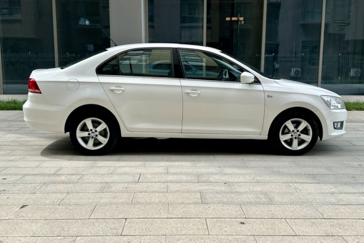 Used Volkswagen Santana 2013 1.6L Manual Comfort Edition Exterior 3