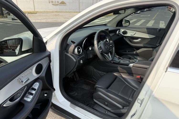 Used Mercedes-Benz GLC 2021 GLC 260 L 4MATIC Dynamic Edition Interior 7