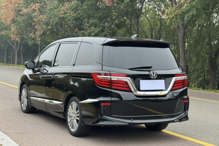 Used Honda Elysion 2016 2.4L Comfort Edition
