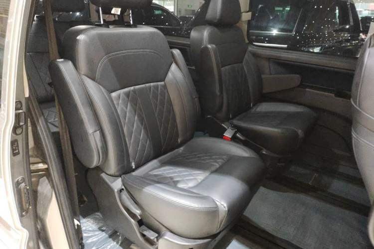 Used FORTHING Lingzhi 2022 Striving Version M5L 2.0L Luxury 7-Seater
