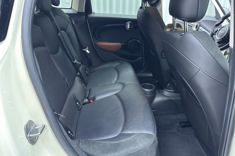 Used MINI 2018 2.0T COOPER S Classic Edition Five-Door Version Interior 3