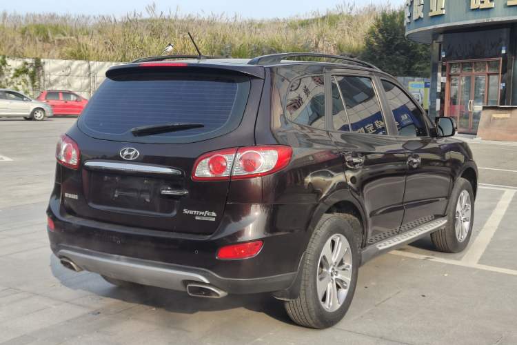 Used Hyundai Santa Fe Classic 2012 2.4 Luxury Edition 7-Seater Four-Wheel Drive
