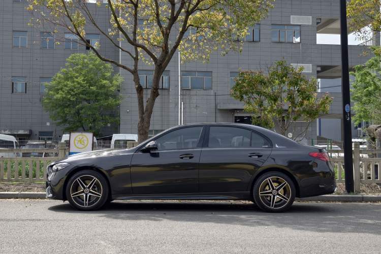 Used Mercedes-Benz C-Class 2023 C 260 L Bright Night Sports Edition Exterior 3