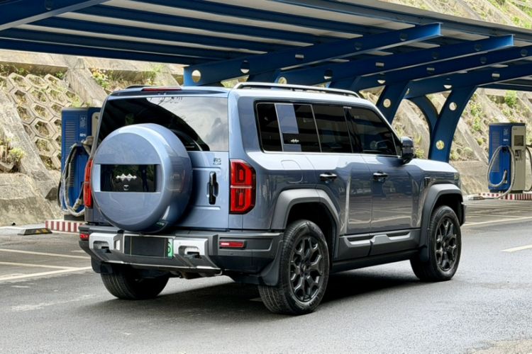 Used Formula Leopard 5 2023 Cloud Ride Flagship Edition
