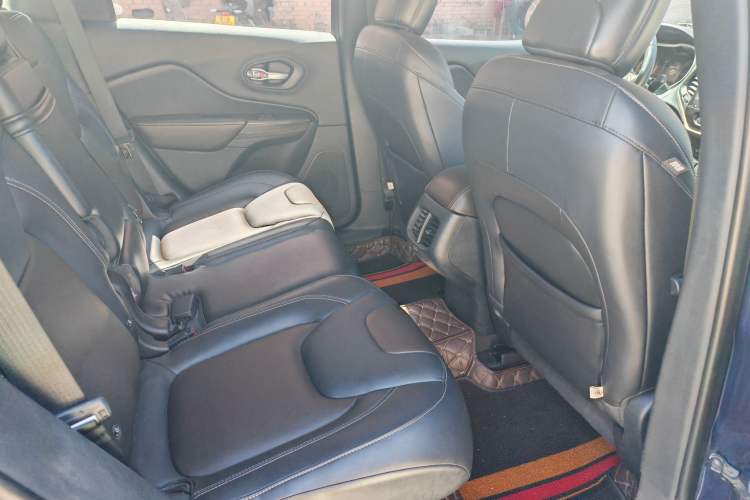 Used Jeep Cherokee 2016 2.4L Leading Edition