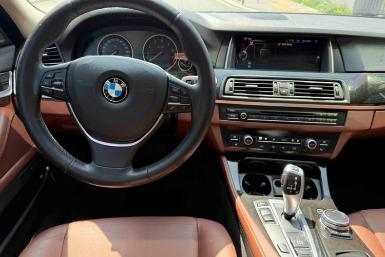 Used BMW 5 Series 2014 528Li Leading Model