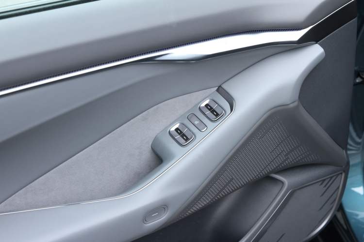 Used XPeng P7 2025 Model—750 All-Wheel-Drive High-Performance Ultra