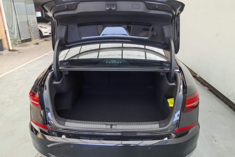 Used Volkswagen Passat 2020 Facelift 330TSI Elite Edition China VI Standard Exterior 11