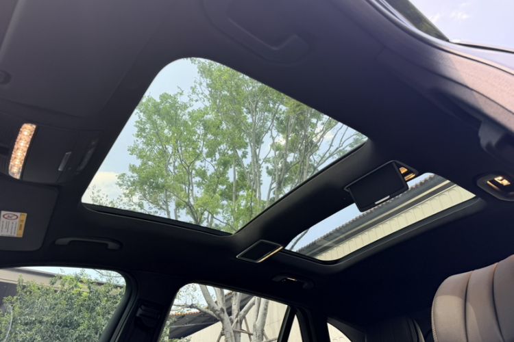 Used Mercedes-Benz GLC 2022 Facelift GLC 260 L 4MATIC Luxury Edition Interior 2