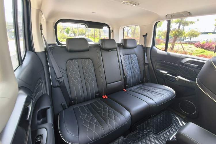 Used Tank 300 2023 Off-Road Edition 2.0T Challenger Interior 5