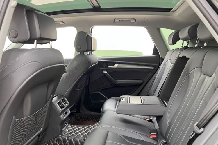 Used Audi Q5L 2022 Updated 45T Luxury Dynamic Version Interior 8