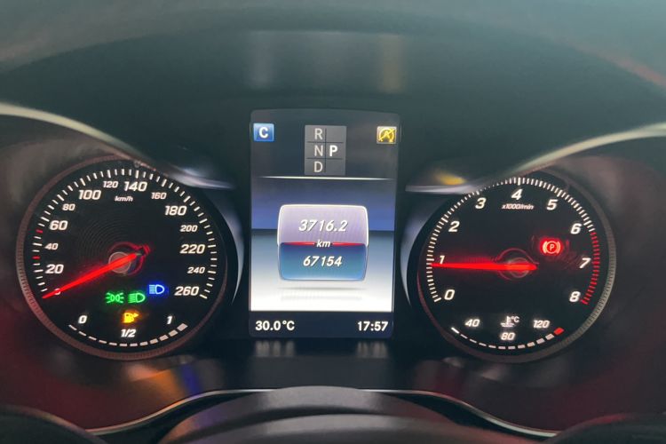 Used Mercedes-Benz GLC 2016 GLC 200 4MATIC Odometer Close Up