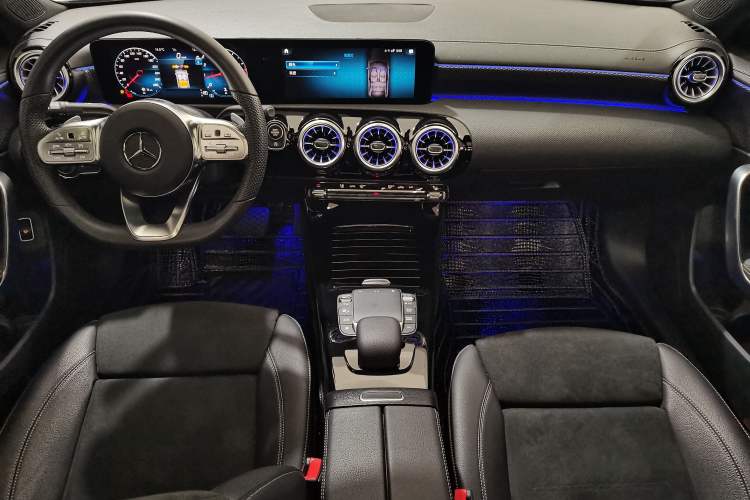 Used Mercedes-Benz A-Class 2022 Revised Version A 200 L Sport Sedan Fashionable Style Interior 1