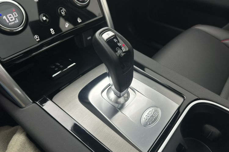 Used Land Rover Discovery Sport 2022 249 PS Metropolitan Edition 5 Seats