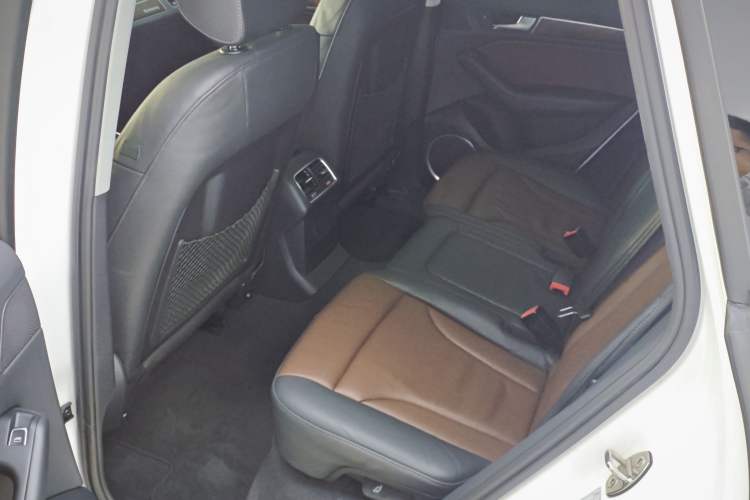 Used Audi Q5 2016 40 TFSI Comfort Model Interior 6