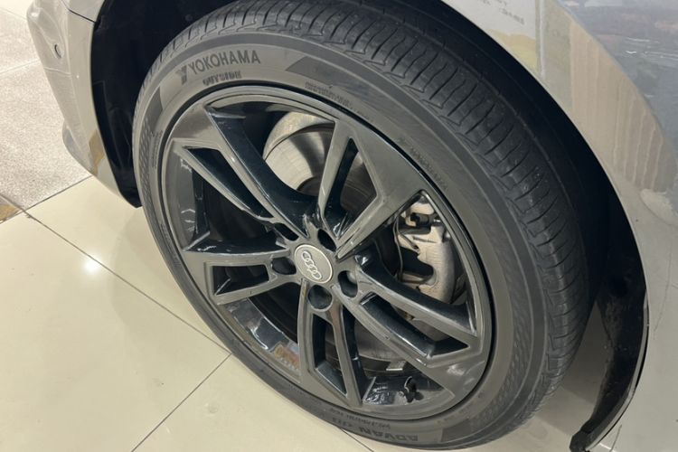 Used Audi A4L 2019 40 TFSI Fashion Edition China VI Emission Standard Exterior 7