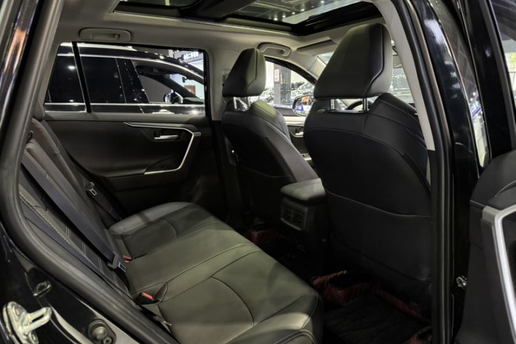 Used Toyota Wildlander 2023 2.0L CVT Two-Wheel Drive Luxury PLUS Edition
