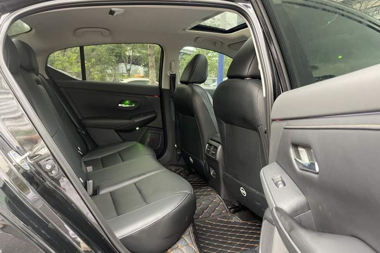 Used Nissan Sylphy 2023 1.6L CVT Black Gold Edition Interior 2