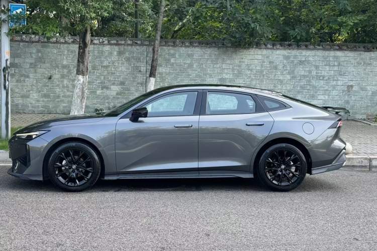 Used Changan UNI-V 2024 1.5T Prestige Edition