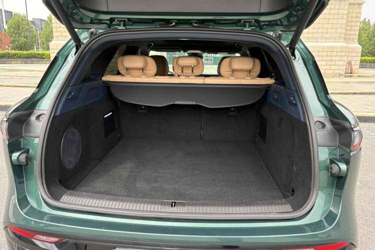 Used VOYAH FREE 2024 Ultra-Long Range Intelligent Driving Version Trunk