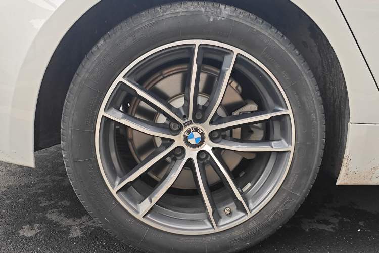 Used BMW 5 Series 2021 525Li M Sport Package Exterior 12