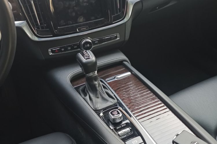 Used Volvo S90 2017 T4 Zhiyuan Edition