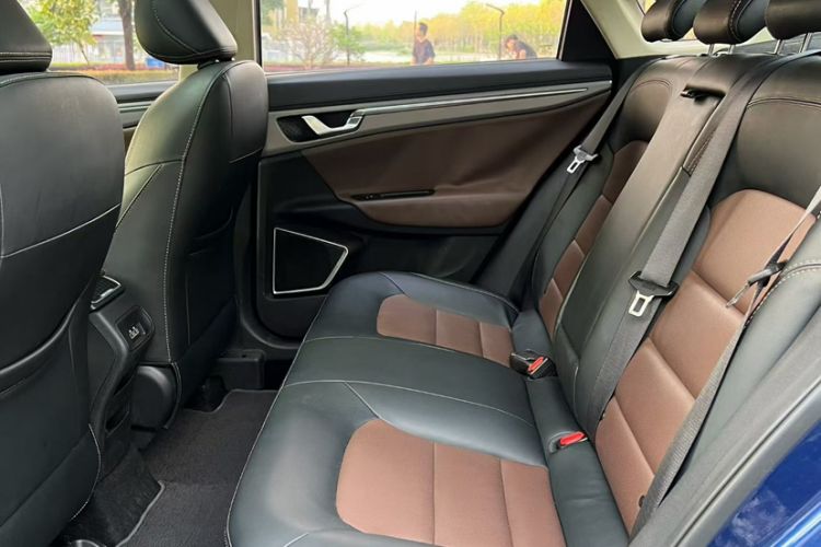 Used Geely Auto Emgrand GL 2018 1.4T DCT Prestige Smart Connectivity Version Interior 3