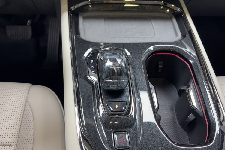 Used Zeekr 009 2024 7-Seater Aisle Version 108 kWh
