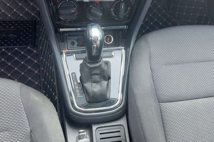 Used Volkswagen Bora 2019 Facelift Bora·Legend 1.5L Automatic Fashion Edition China VI Standard Gear Lever