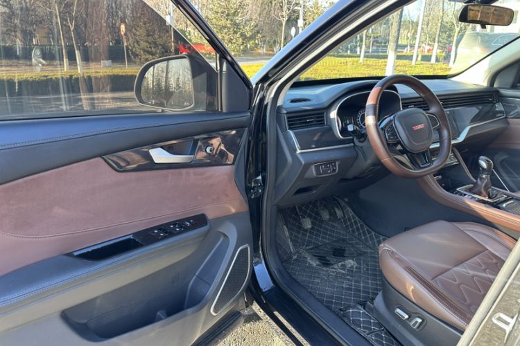 Used Sinotruk VGV U70 2020 1.5T Manual Luxury Edition 7 Seats