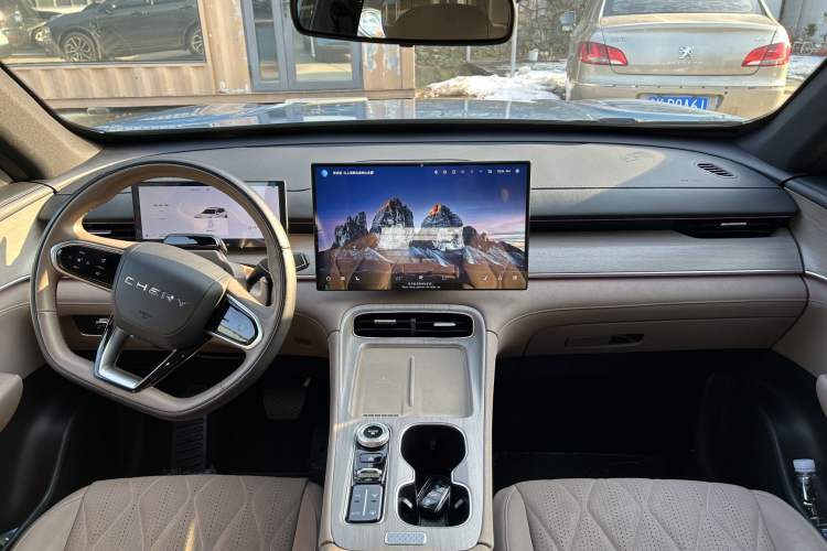 Used Chery Tiggo 8 PLUS C-DM 2025 1.5T 116 km Prestige Version 5 Seats
