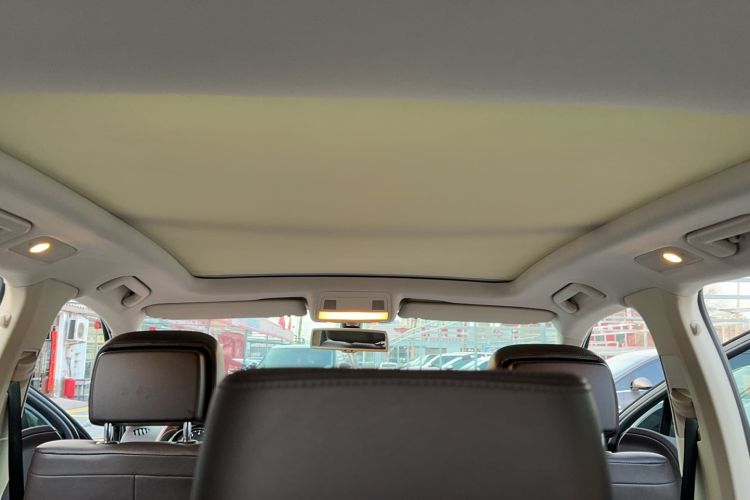 Used Volkswagen Touareg 2011 3.0 TSI Comfort Version Headliner