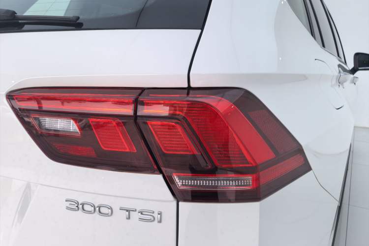 Used Volkswagen Tiguan L 2024 300TSI Automatic Two-Wheel Drive Smart Edition
