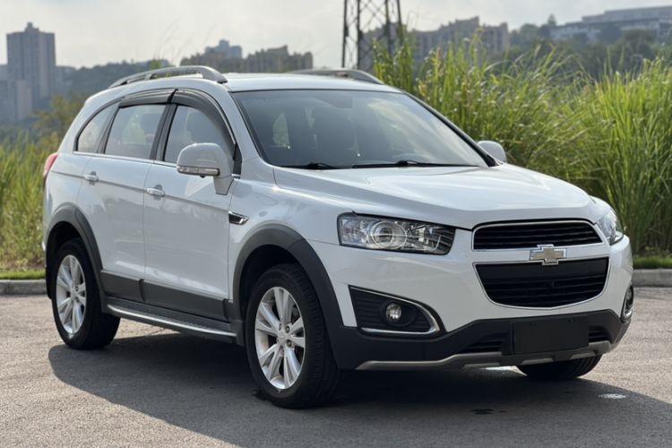 Used Chevrolet Captiva 2015 2.4L 4x4 Flagship Edition 7-Seater