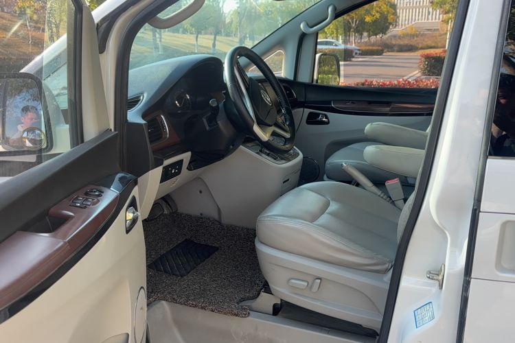 Used JAC Refine M5 2016 2.0T Gasoline Automatic Business Edition
