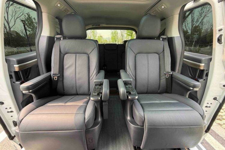 Used GAC Trumpchi M8 2023 Master Series 390T Prestige Edition Interior 5