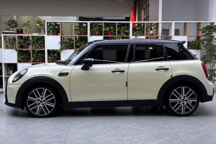 Used MINI 2022 Revised 2.0T COOPER S Artist Five-Door Edition Exterior 3