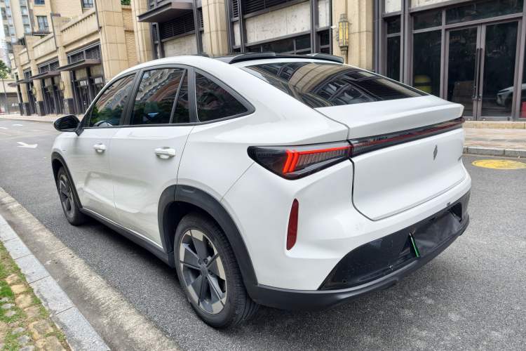 Used Livan Livan 7 2024 450 km Business Glory Edition