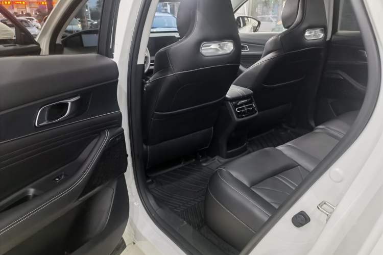 Used Changan UNI-K 2024 2.0T Two-Wheel Drive YueShang Trim
