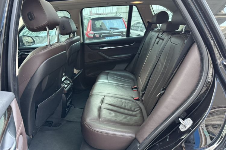 Used BMW X5 2015 xDrive28i
